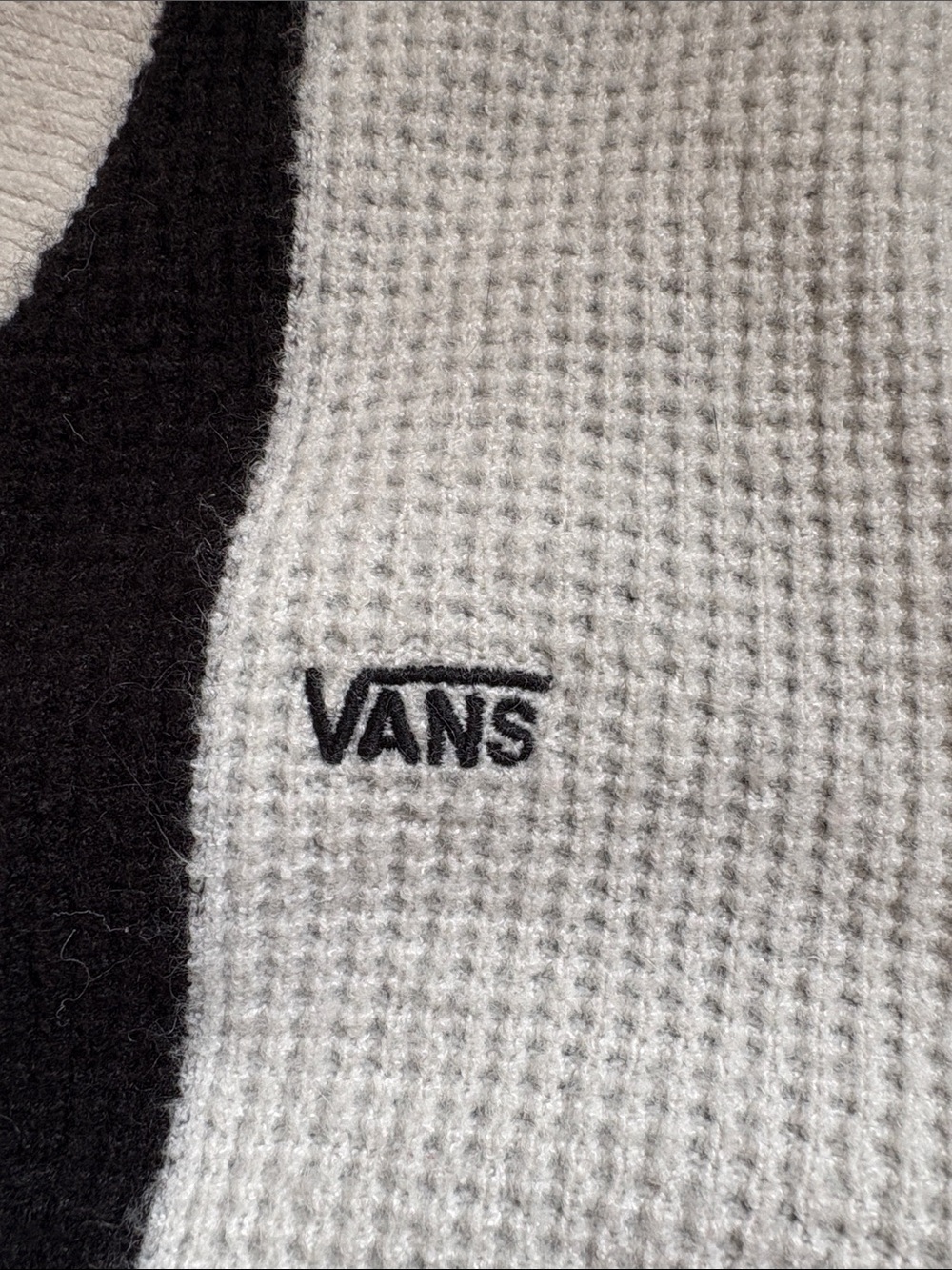 Vans Cardigan - Picture 3 of 9